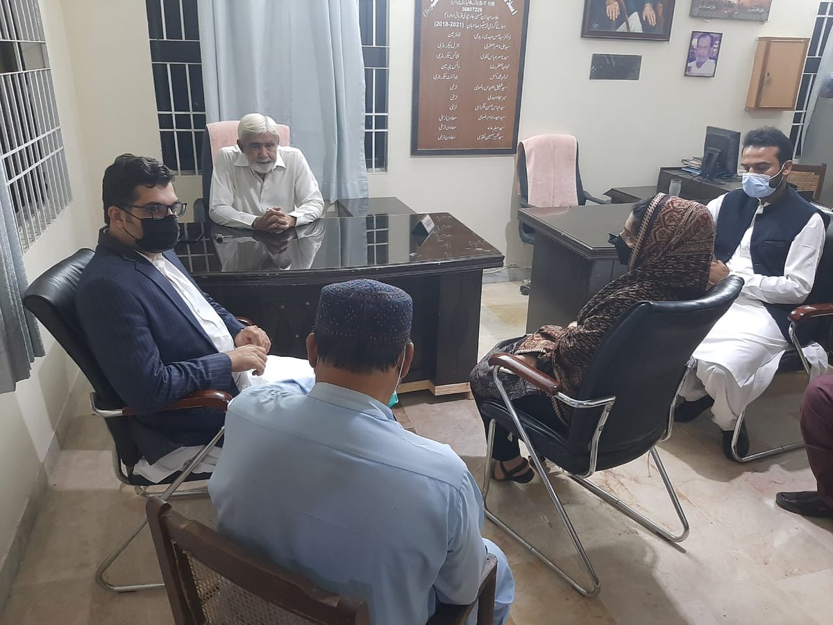 Dmccentralkhi's tweet photo. @DCKhiCentral#Mr. @TheTahaSaleem
Visited several Imam bargahs of District Central along with AC, Nazimabad Abdul Hanan Bhutto,AC New Karachi  Riaz Shaikh,Ac Gulberg Ms. Shehle Junejo, Management/Organizer of imma bargahs &amp; other officials, in connection with Muharram ul harram. https://t.co/LRGIhBQGbZ