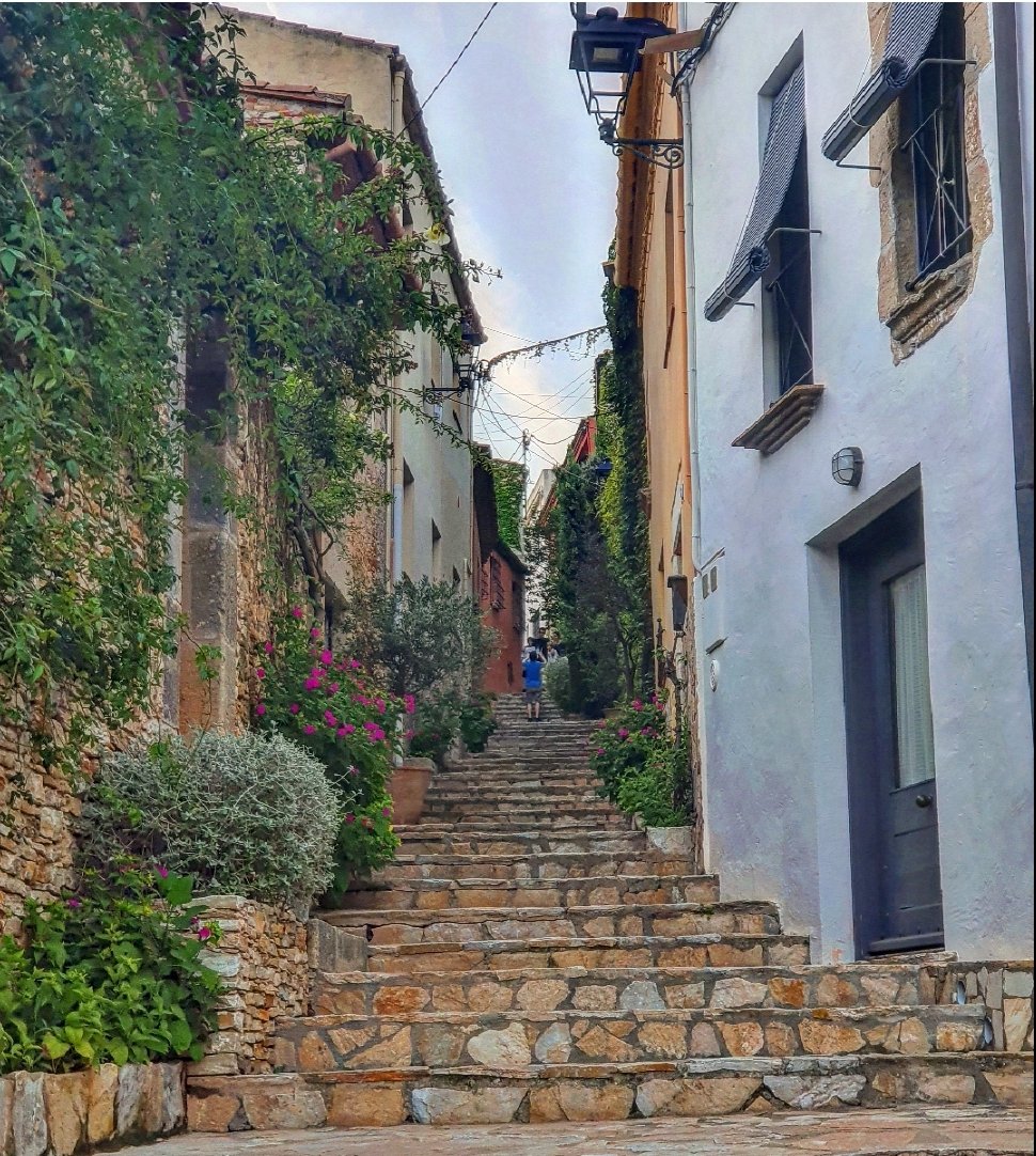MartaRodriguezF's tweet photo. Racons de Begur... #begurtime #Begur https://t.co/xzTgWYI0il