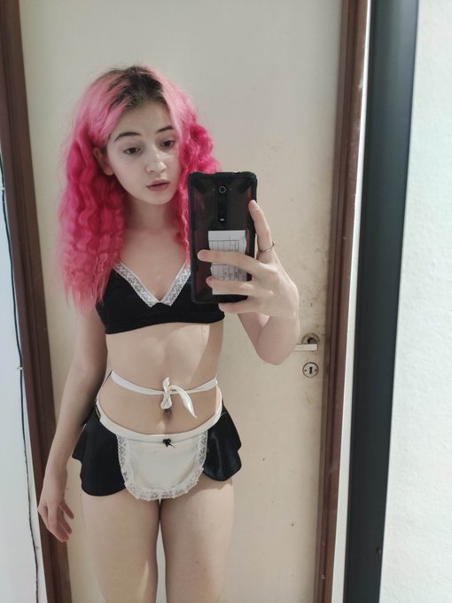 1 pic. hora de ponerme el uniforme https://t.co/Kp57XrnxYY