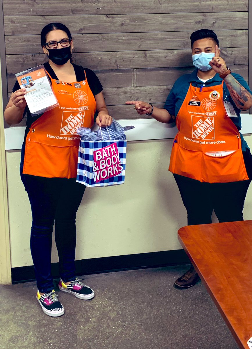 Want to give a huge THANK YOU to our MET and Brett ASDS for all of the support they give us day in and day out🧡 #hdptownfam <a href="/VelaSulema/">Sulema Vela</a> <a href="/HDAlexSolis/">Alex Solis</a> <a href="/ASDS_6645/">Brett Gonzales</a> <a href="/chad_janes/">Chad Janes</a> <a href="/6645_jose/">Jose Villasenor</a>