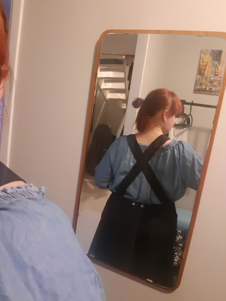JessieDupont91's tweet photo. I made a dress!
Really easy pattern to follow and the dress all in all only took around 8 hours (over four days)

#JessieDoesCrafting #sewing #TALaprondress #TALbyme #TheAssemblyLine https://t.co/LJwaehpRTk