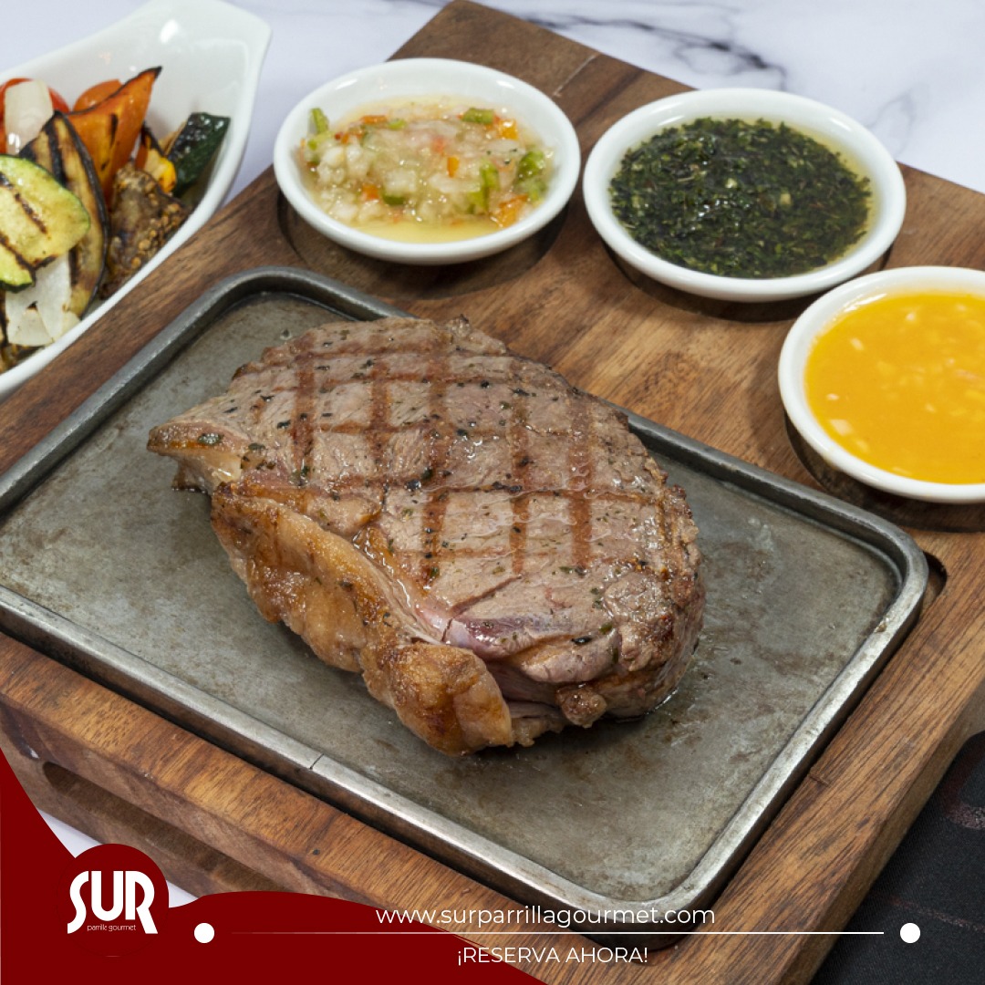 RestauranteSur's tweet photo. Hoy tenemos para ti un sabor increíble con los mejores cortes y guarniciones 😋🥙🥩
.
Saborea una experiencia diferente acompañada de un ambiente único ❤️
#surparrilla #comida #restaurantes #ahumado  #tripadvisor #asados #alaparrilla #quito #saborperfecto 
Haz tu pedido o reserva https://t.co/q6Jx13E8ux
