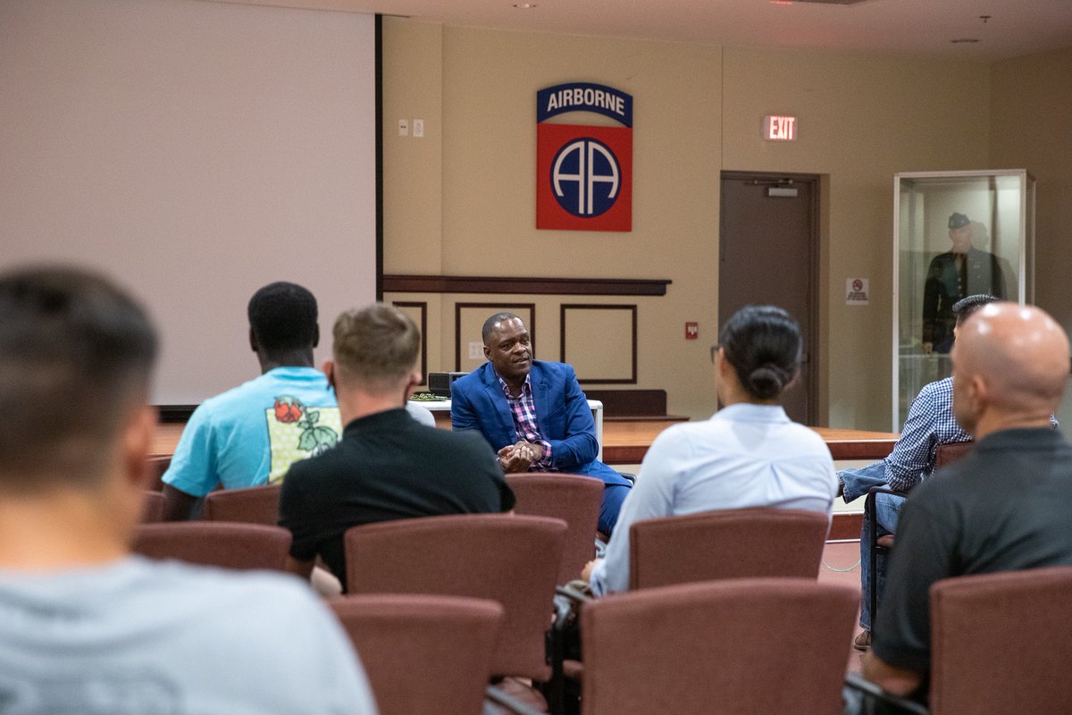 AA9 Sends tweet media