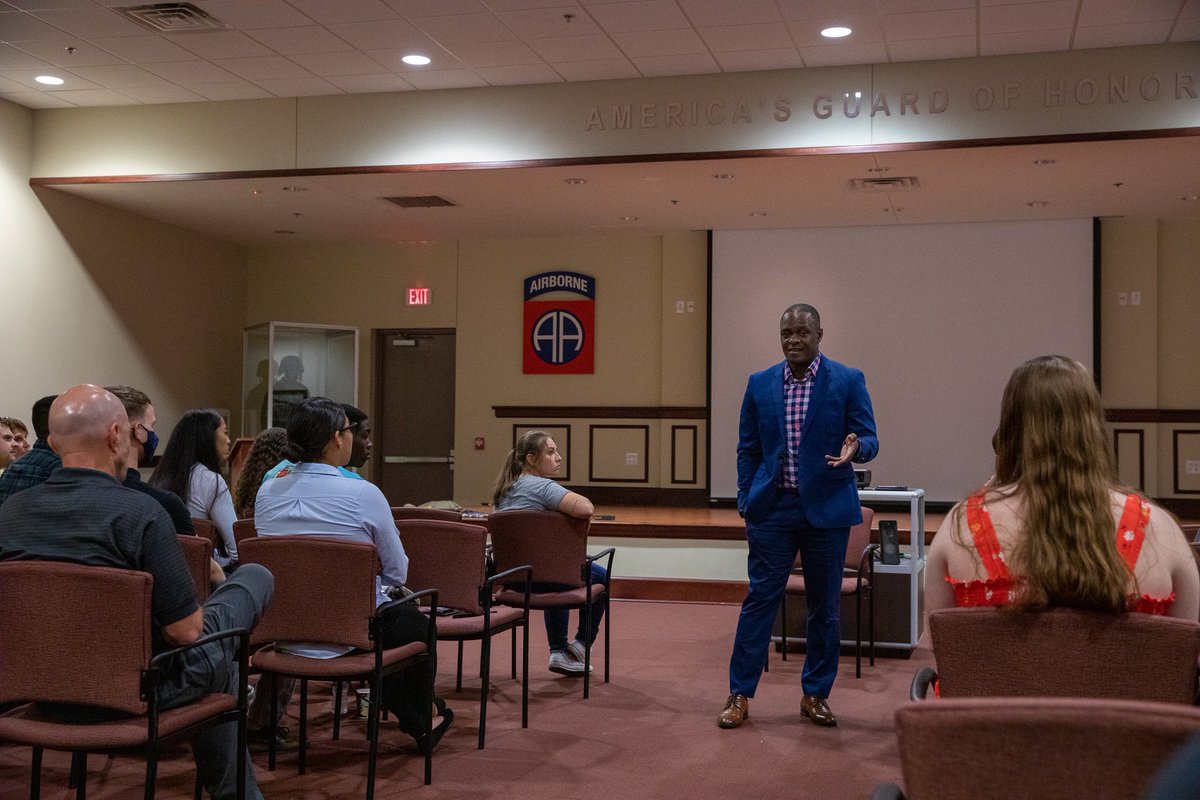 AA9 Sends tweet media