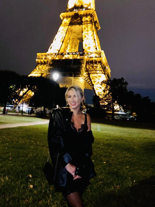 Emily in Paris  [ insert Eiffel Tower joke here ] https://t.co/Nk2hDQ5Phx