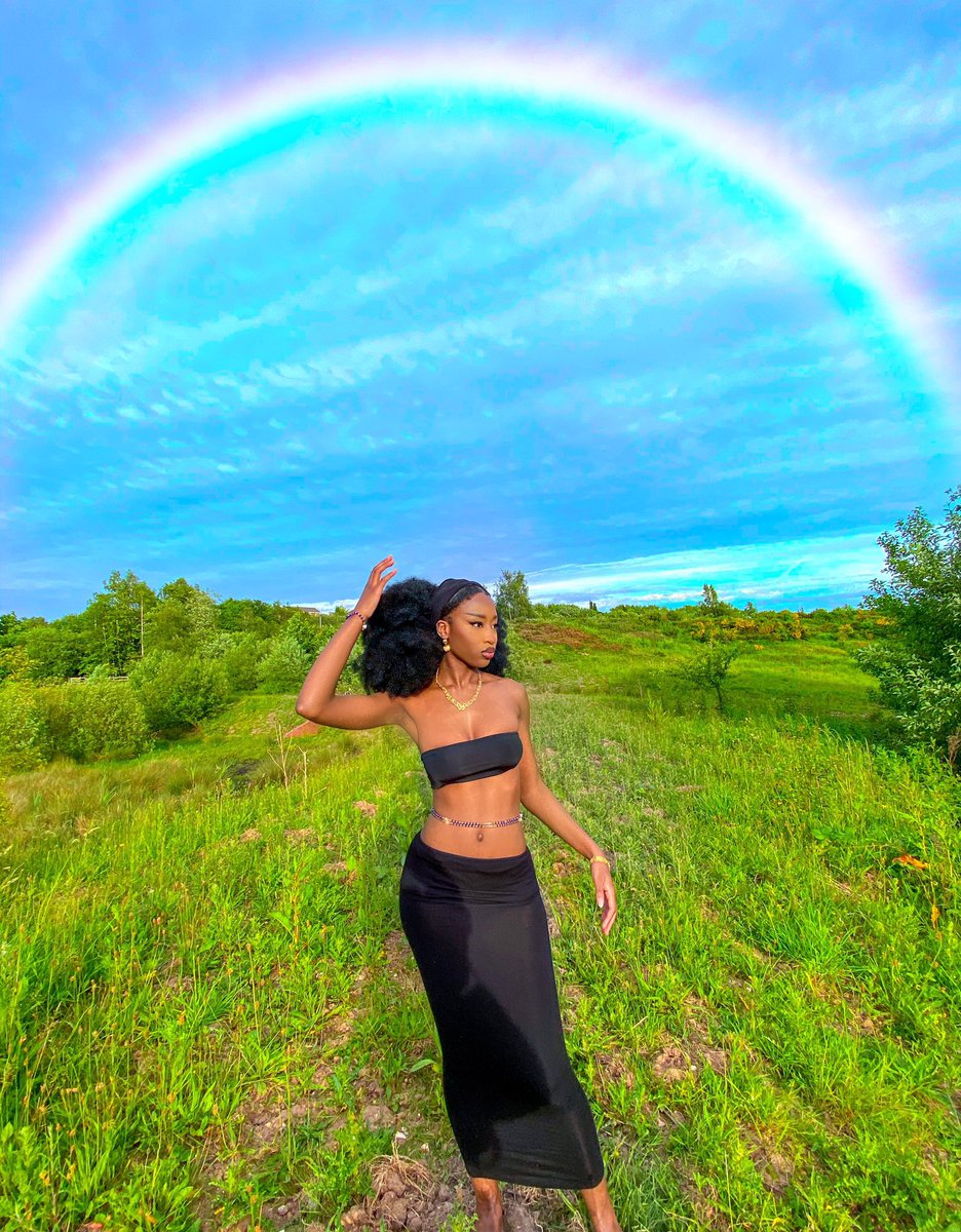 HAMDlYA's tweet image. Ethereal being 🧚🏾‍♀️🧚🏾‍♀️