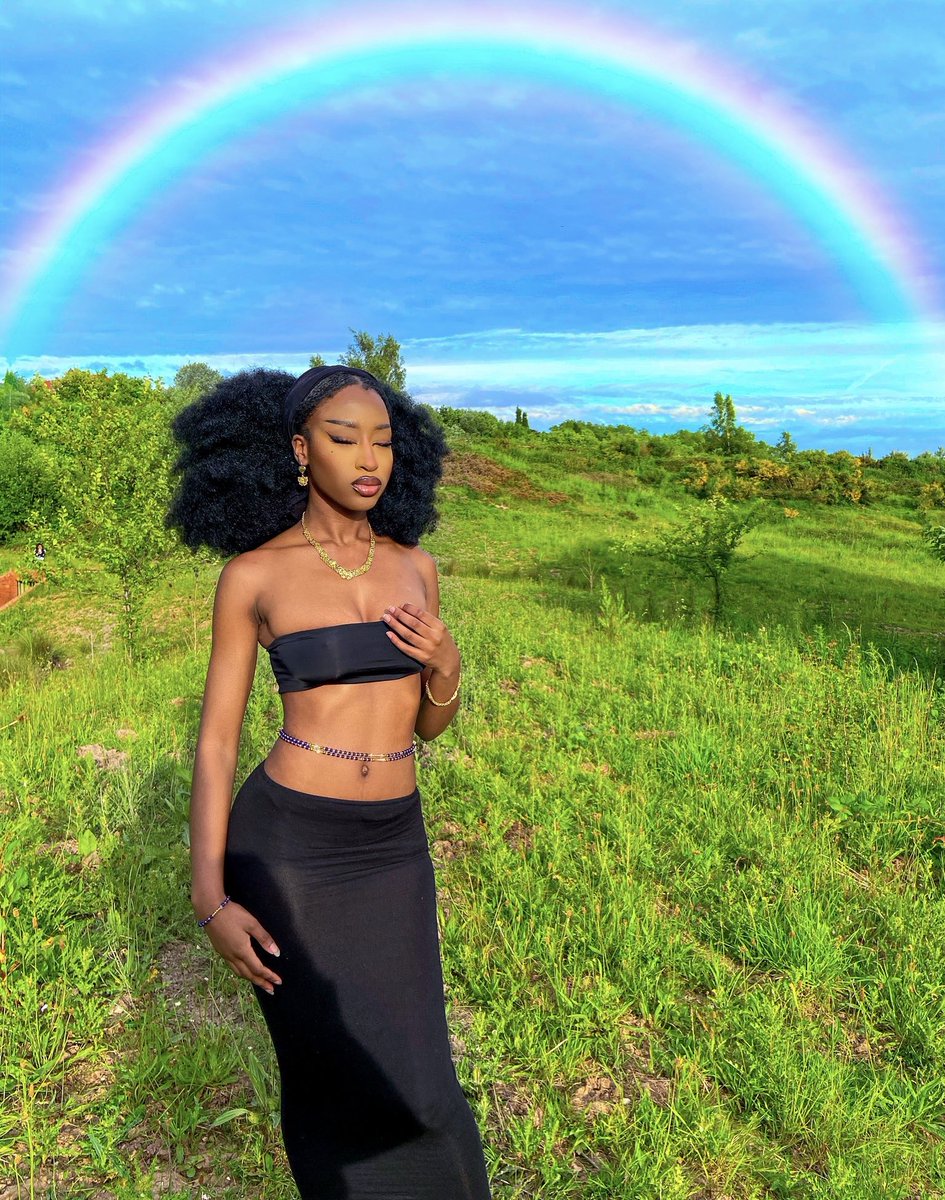 HAMDlYA's tweet image. Ethereal being 🧚🏾‍♀️🧚🏾‍♀️