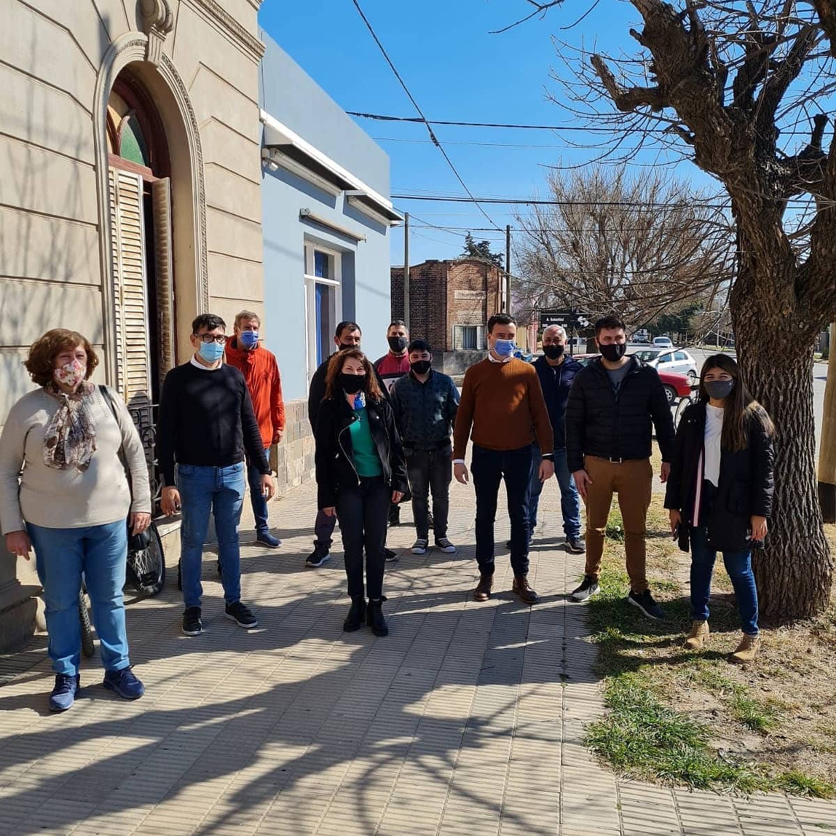 ucrlagunalarga's tweet photo. Visita del Precandidato a Diputado Nacional Rodrigo De Loredo a Laguna Larga #CambiandoJuntos #JuntosPorElCambio @rodrigodeloredo https://t.co/LedkVOtIXW
