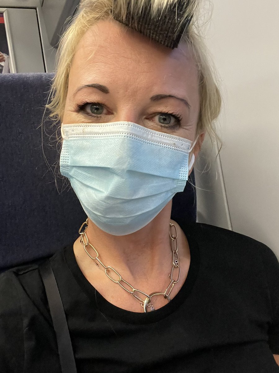 Make up is happenin’ on this train! Margate here I come…