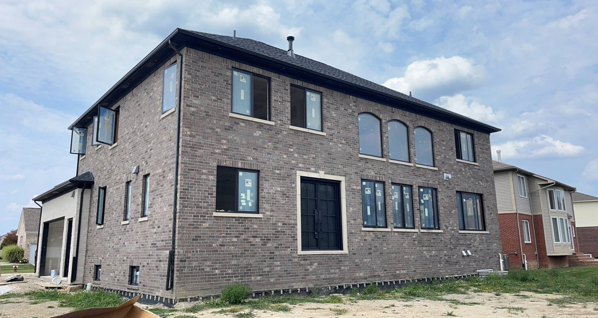 LoumarNuaman's tweet image. I can build your house and you can make it a home. #BuildingIsBetter