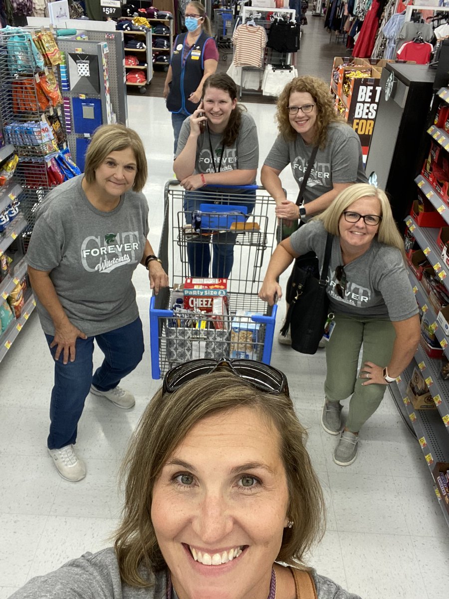 alissa_ruffin's tweet photo. The best way to start a school year is getting the opportunity to thank a few of our community’s champions! #CSTChampions @AllisonServaes @vickiecromer1 @TeacherChic2 @CSTWildcatsMS https://t.co/rXPEX3o8QF
