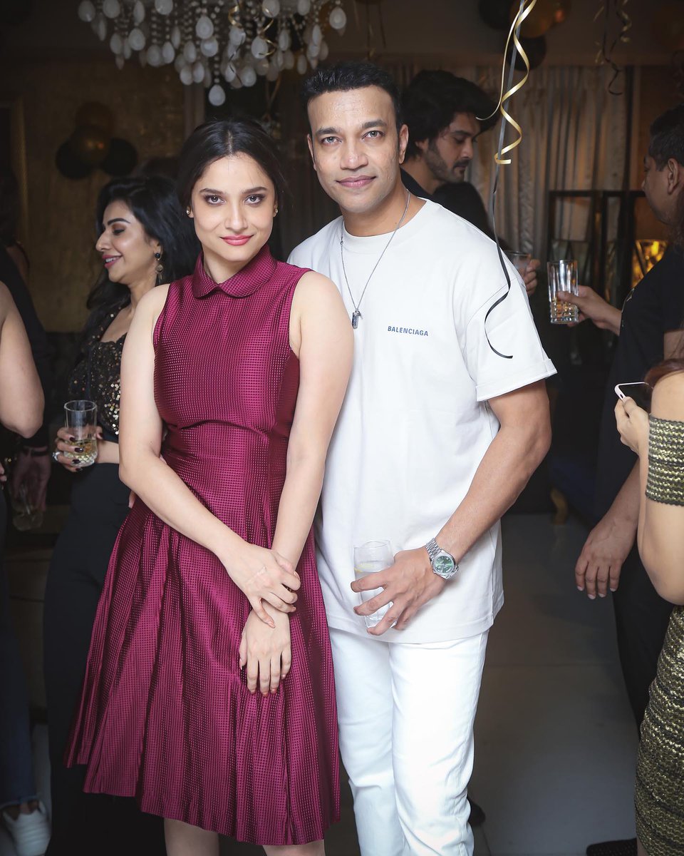 Mansi_Dhavale's tweet photo. Being Forever &amp; Ever...Our Couple Cool, ViAnk ✨🤍💖 #ViAnk 
@anky1912 @jainvick
#AnkitaLokhande #VickyJain #ViAnk #HerVikku #HisManku #SmileyViAnk #BetterTogether #Love #Blessings #CoupleGoals #Togetherness #Happiness #TouchWood #Blessed #LoveViAnk #SupportViAnk #ViAnkHolics https://t.co/YaRBDE13D6