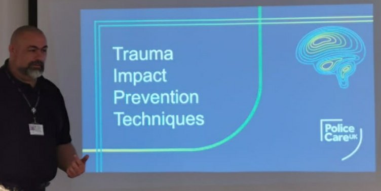 WelfareDurham's tweet photo. Busy day for the team today.  Delivering #TIPT training to a brilliant team with the added bonus of a visit from our @OscarKiloNine Wellbeing Support Dog team. @JetandBen @millerjessicak @policecareuk  @Jackson66Lee https://t.co/C12IhigDIW