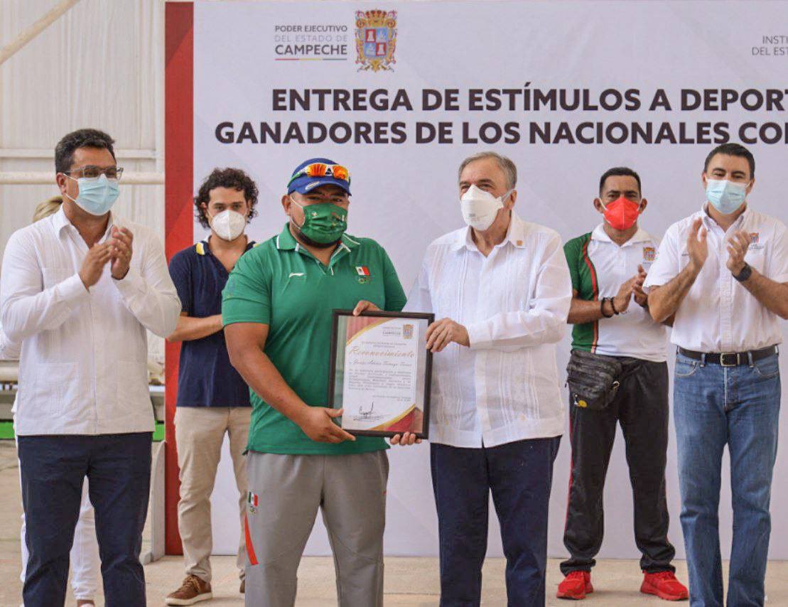 AysaGonzalez's tweet photo. Mediante la entrega de estímulos a los 48 ganadores de los Nacionales #CONADE 2021, premiamos al talento local que puso en alto el nombre de #Campeche en esa justa deportiva. A los directivos del #INDECAM, entrenadores y deportistas, mi felicitación y reconocimiento. https://t.co/okg7ldNtCH