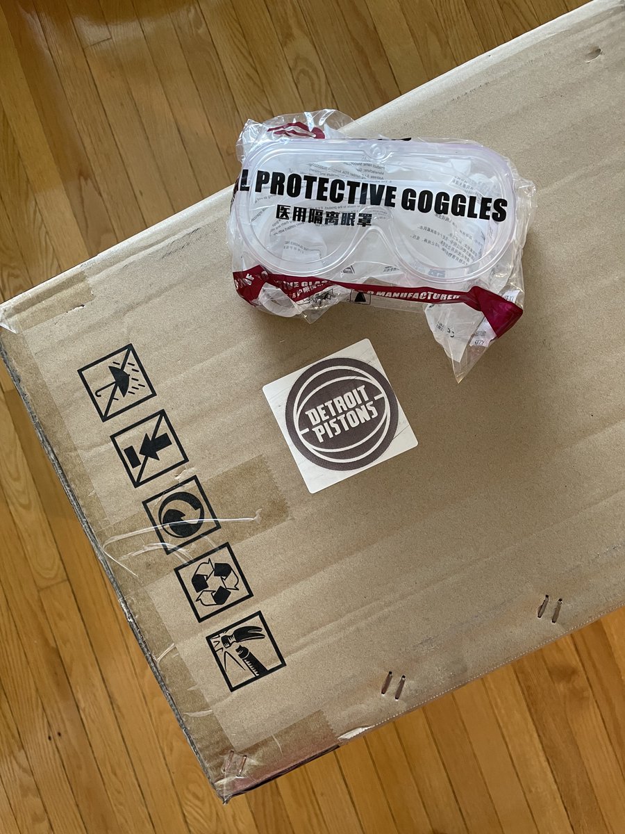 RepelaTech's tweet photo. The @DetroitPistons and @qlinedetroit have generously donated a stash of safety goggles to @RepelaTech, our #Detroit-based startup working on an eco-friendly bottom paint for marine vessels. We'll put them to good use in our lab. Thanks for the gift! https://t.co/rqHdfPL8j0
