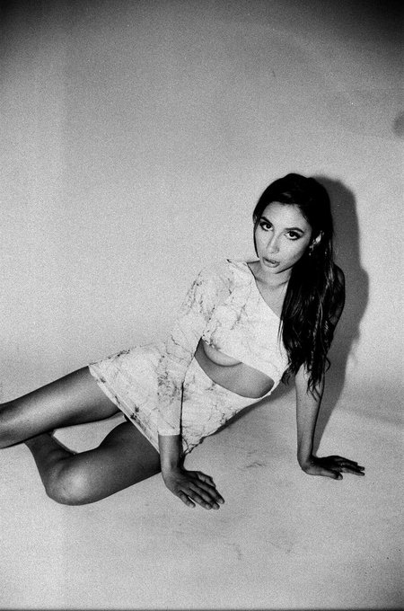 1 or 2 ?? https://t.co/0EZPp7hM5O