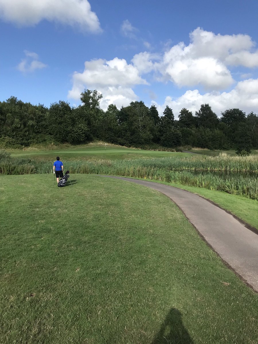Hazzza_7's tweet photo. Celtic Manor - #TheMontgomerie tonight. 9 holes of carnage tbf, but did have some magic. Duff one into the water then chip in from here… #Golf #Scenes #ParSave 🏴󠁧󠁢󠁷󠁬󠁳󠁿🏌️‍♂️ https://t.co/81KsmQcelS