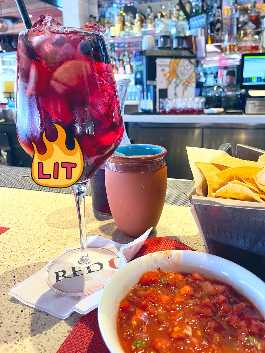 MKElliottLA's tweet photo. When the power is cut at work and you get sent home… don’t feel sorry for yourself!!! Get wasted on Sangria!!! #RedO #SantaMonica #edisonPower https://t.co/hx8xcASd5c