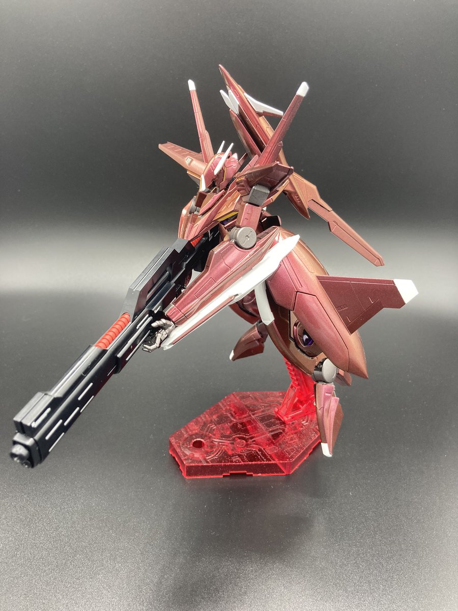 おみ おみはビルドファイターズの世界で アルケーガンダム をベースにしたガンプラを使い 主兵装は ビーム ショットライフル ついた異名は 土星帰りの殺人鬼 Shindanmaker T Co Nnfij2jqqw こんな感じかな 武器持たせただけだけど