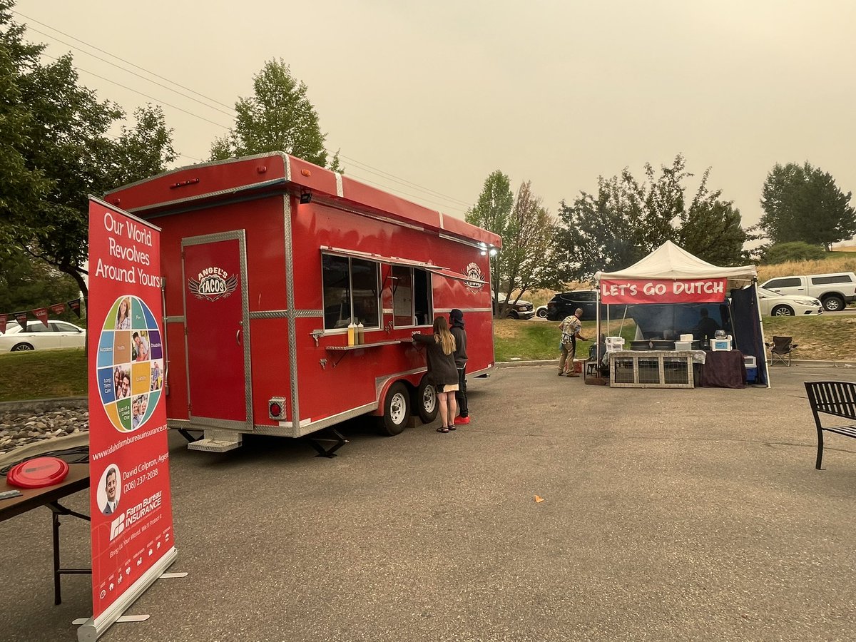 lookoutcu's tweet photo. We are here supporting the Pocatello-Chubbuck Chamber of Commerceβs ribbon cutting at Sanjuβs Country Corner gas station on South Bannock Highway.
Come over for live music, food trucks, vendor booths, and discounted gas, until 8pm!
#lookoutcreditunion
#treadfearlessly https://t.co/dno6aWaCiT