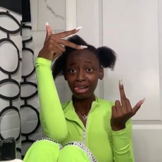lanibabyx's tweet photo. Dale after Faye shouted at him for trying to help  #loveisland https://t.co/aBJ6j5xNYc