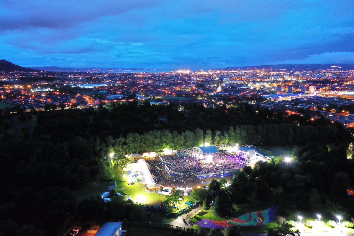 This picture highlights what Belfast is all about. Great to see such a festival taking place in our city. <a href="/FeileBelfast/">Féile an Phobail</a> <a href="/WestBelfastPB/">WBPB</a> <a href="/BelfastChamber/">Belfast Chamber</a> <a href="/FailteFeirste/">Fáilte Feirste Thiar</a> <a href="/Failte_Ireland/">Fáilte Ireland</a> #Community #Festival #Conlanrevolution