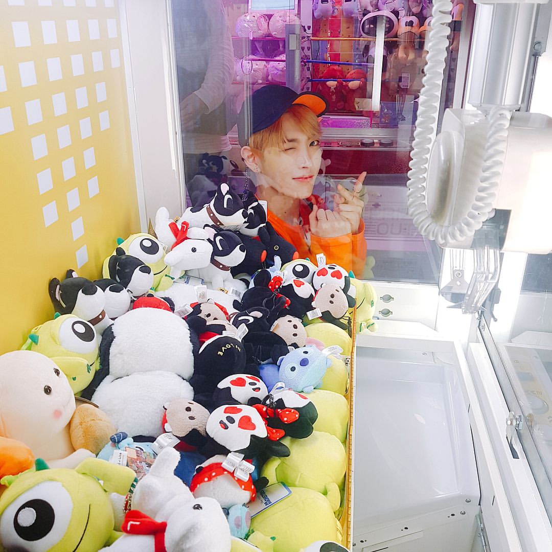 F8VER_twt's tweet photo. #FRANCO🍄: y aquí no paramos, ahora escucho #Team_Rain me canción fav de #OO_MITTY emocionado por el lindo regalito que recibí y contento por poder participar en este evento tan importante. https://t.co/RBKVmYvlJU