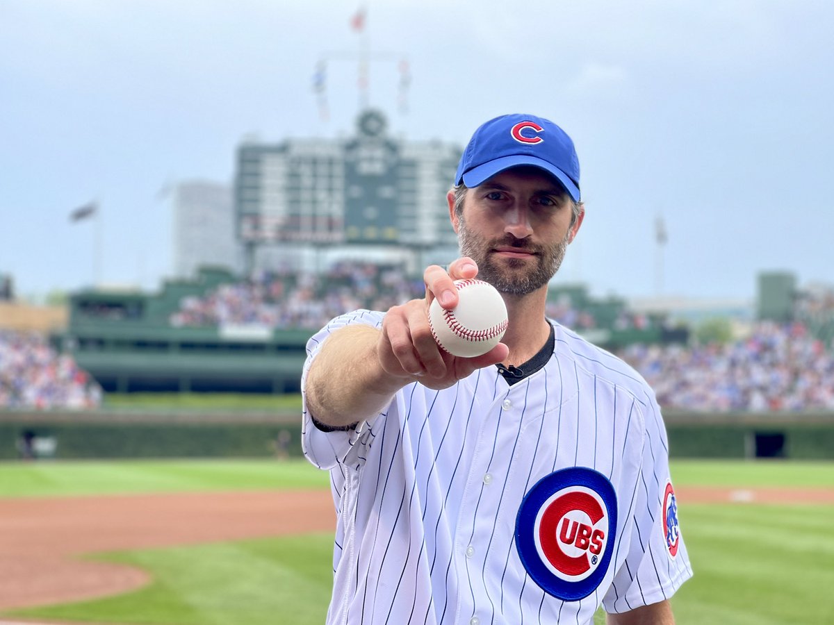 Cubs's tweet photo. Crosstown goes country.

#LetsGetSomeRuns https://t.co/YchbZVItbz