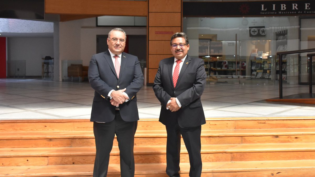 colegiocpmexico's tweet photo. El último día de #FONESS contó con la distinguida participación de @cromero_aranda y @NormagabrielaL5, quienes platicaron sobre los cambios en la política fiscal para evitar la defraudación en el #outsourcing. Estuvo presente el presidente @jcbojorges. https://t.co/zsmOmY5lJ0