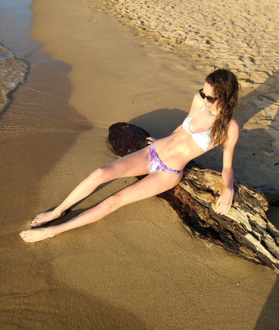 I&rsquo;ve been eating so much amazing food in Puerto Rico but thanks to all of the swimming and kinky sex<a href="/tag/realloyalfans"class="tags"><span>#realloyalfans</span></a>