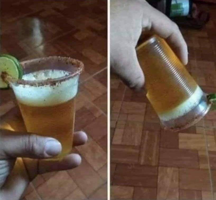 zagaroficial's tweet photo. Ya se me hacía raro que mi vieja me diera una cheve, me la aplico.😅🤣 
Pero bueno como quiera estaba buena la gelatina de Piña.🤤 https://t.co/xgWxCR5UQB