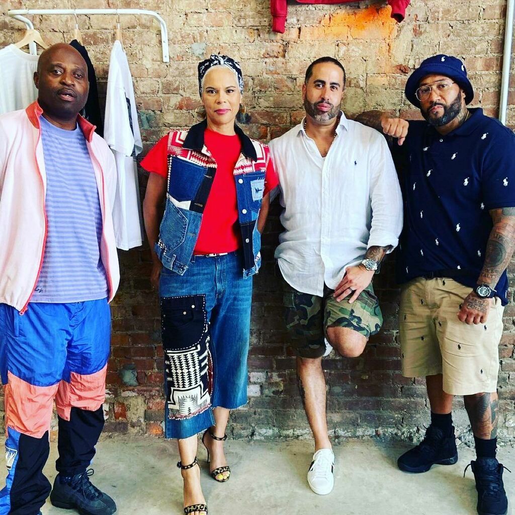 Repost from @thirstinhowlthe3rd
•
Let time Fly
#thirstinhowlthe3rd #koerodriguez #aprilwalker #phadeshirtkings instagr.am/p/CSQRpi9tfLC/