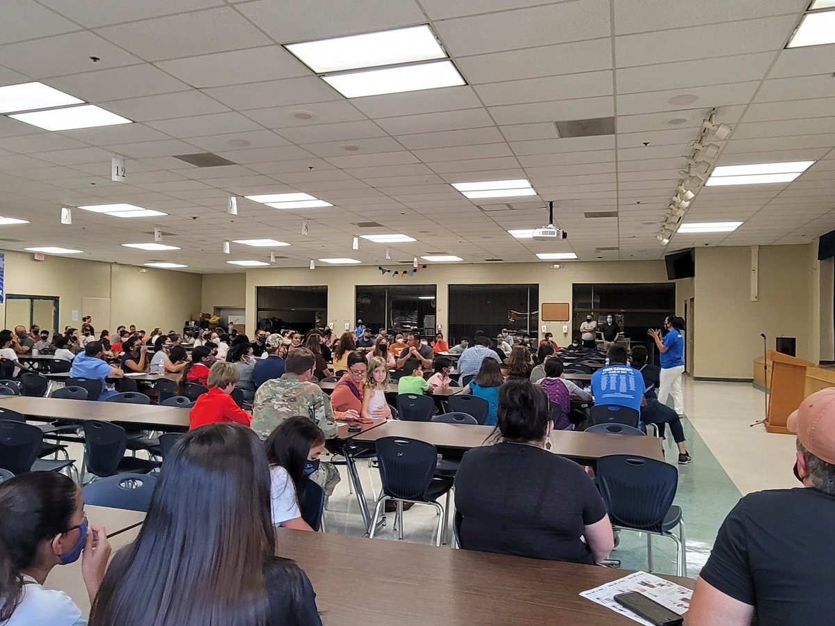 NISDStinson's tweet photo. Reunited @NISDStinson as we welcome our 6th graders at our JumpStart Orientation and as we welcome our teachers at our campus retreat. Proud to be a Skyhawk! #skyhawkpride 
@stinsonprincess 
@NISD https://t.co/mEdKYYcwGZ