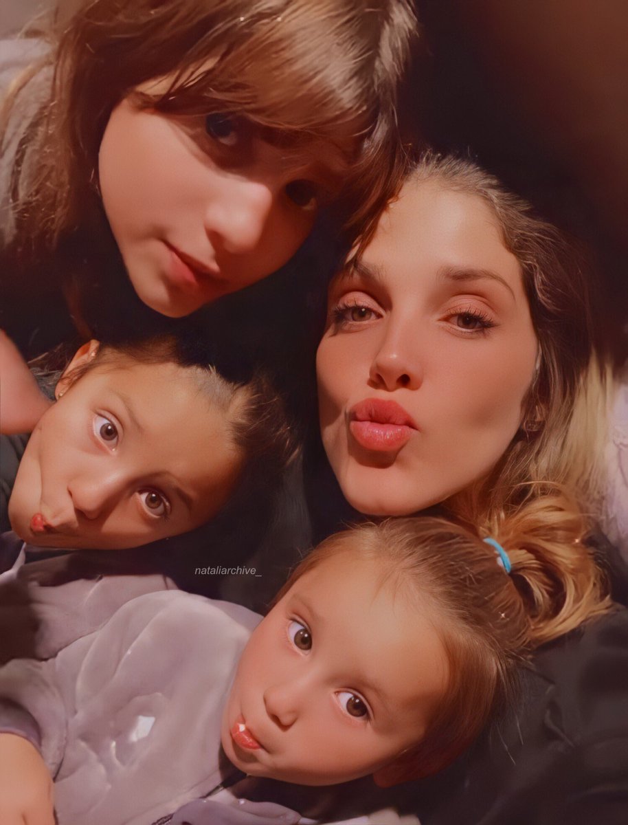 nataliarchive_'s tweet photo. que bonitas las Alcocer https://t.co/9Ez5wL0etm