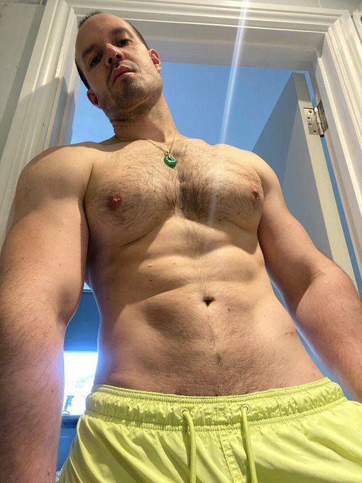 2 pic. New soon! https://t.co/iaVFDild9C