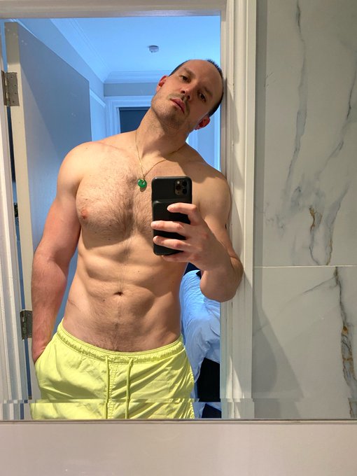 3 pic. New soon! https://t.co/iaVFDild9C