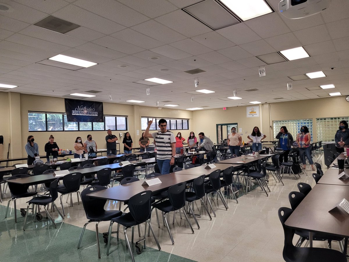 NISDStinson's tweet photo. Reunited @NISDStinson as we welcome our 6th graders at our JumpStart Orientation and as we welcome our teachers at our campus retreat. Proud to be a Skyhawk! #skyhawkpride 
@stinsonprincess 
@NISD https://t.co/mEdKYYcwGZ