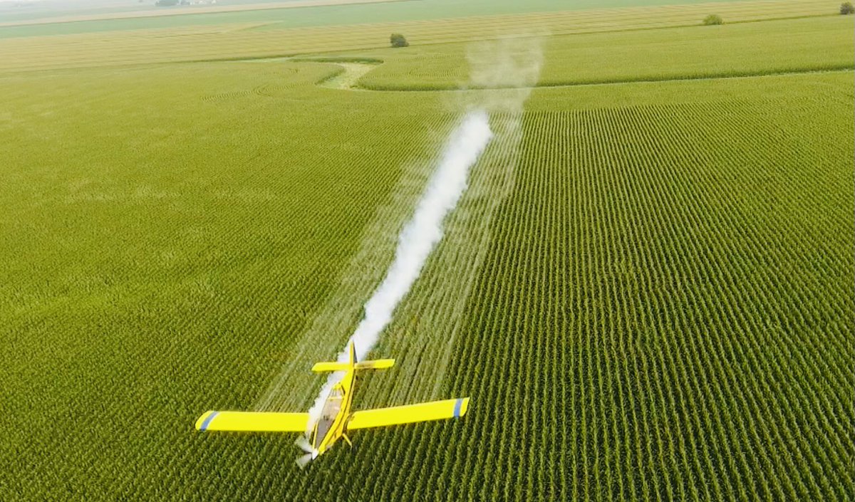 MeeceUPAgronomy's tweet photo. Trial today turned out great!!!  Can’t wait to process the data. Had to get the smoker rolling for part of the study.  Appreciate Adam’s Aerial Solutions for always being willing to help me with these studies the past number of years!  @United_Prairie https://t.co/dAxHghhq3U