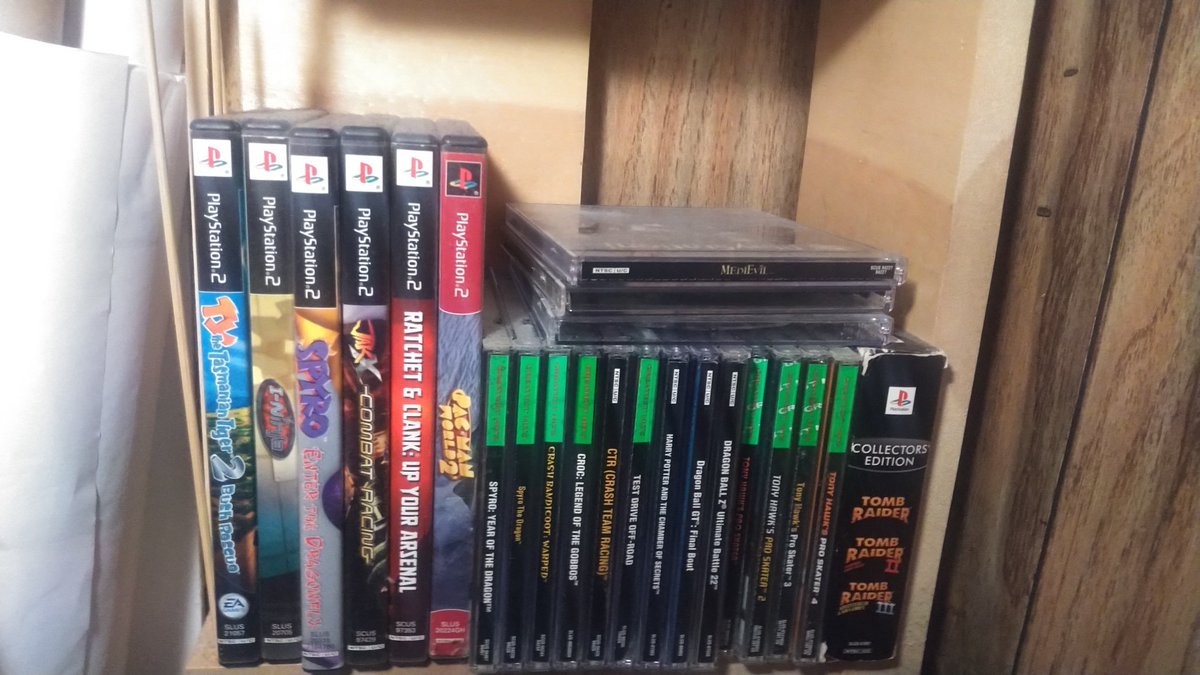 Skooma_cat13's tweet photo. @FrostedFricks Pictures from the tower! And I have all the consoles to play them https://t.co/w7AlOA0xwN