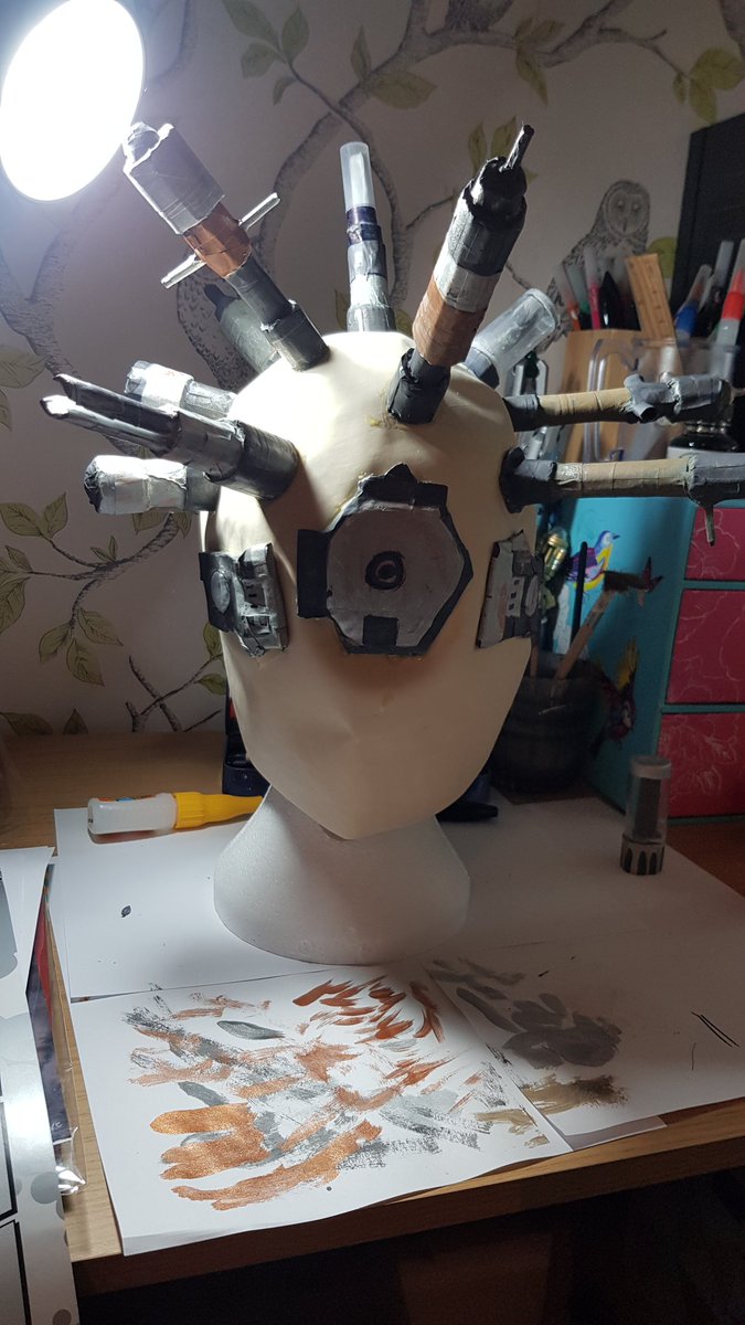 JFassenfeltArt's tweet photo. Well that was nerve wracking....time to let it all dry before adding wires to it......
#TeamThinker #TheSuicideSquad #cosplay https://t.co/RsSiYiz9GC
