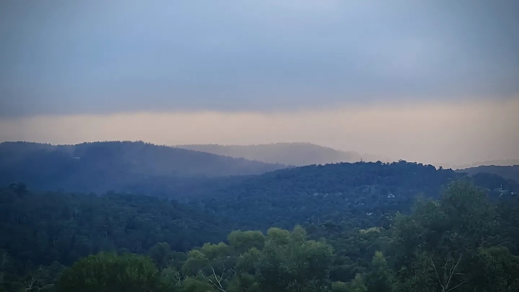 dlsdigitalarts's tweet photo. Where the land meets the sky.. 
.
@dlsdigitalarts #phonephotography #landscapephotographer #landscapephoto #landscapephotography #thewild #australia #ranges #hills #morning #dandenongranges https://t.co/6yga2bwZJF