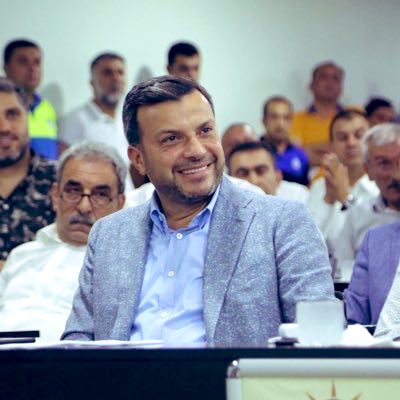 Adana’da Yüreğir’in <a href="/Akparti/">AK Parti</a> ‘li belediye başkanı <a href="/fmkocaispir/">Fatih Mehmet Kocaispir</a> genelde her konuda türübüne oynuyor, Yüreğir’e hizmet yok denecek kadar az, ama her gece uykusunda bile kendini <a href="/Adana_Bld/">T.C. Adana Büyükşehir Belediyesi</a> (Adana Büyükşehir) belediye başkanı olarak görüyor, sen kim? Büyükşehir kim? ne hayal beee