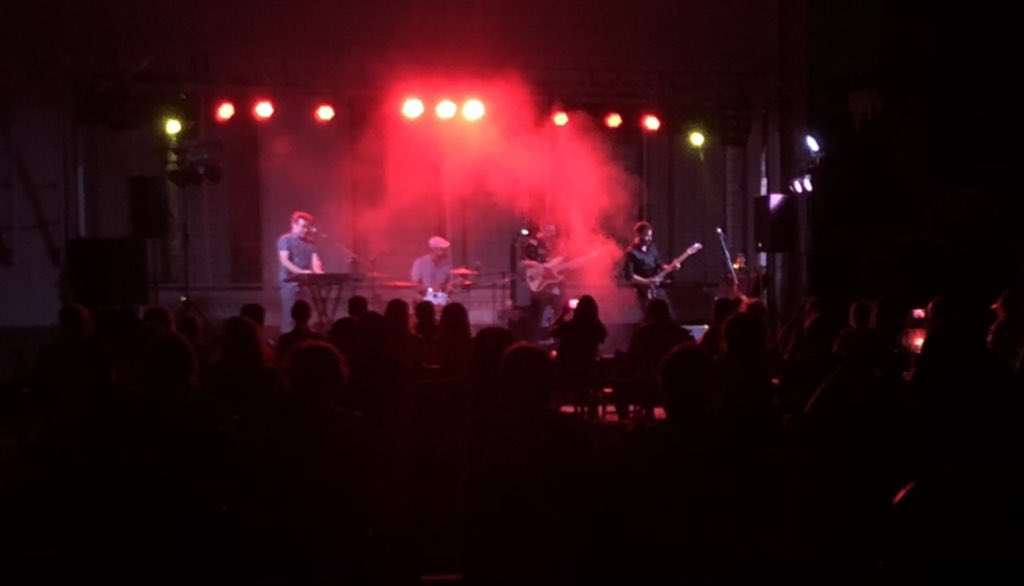 CasaCulturaSF's tweet photo. Espectacular noche dedicada al rock andaluz, gracias al tributo que han rendido Noche Andaluza.

#SantaFeEsCultura #HomenajeRockAndaluz #VeranoSantaFe2021 https://t.co/awuv2N12lB