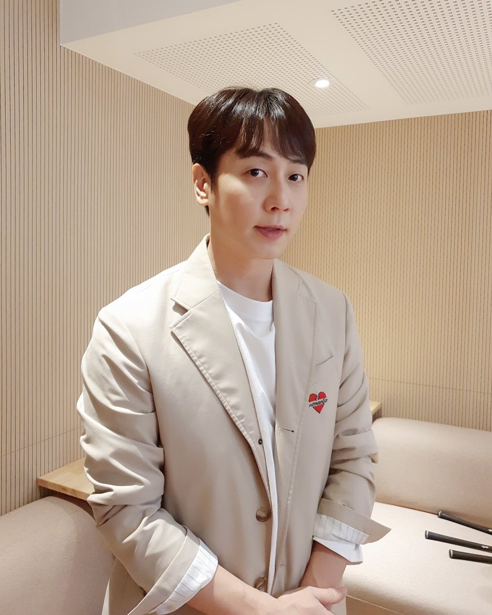 앤디의 홀인원 토크⛳️🏌️‍♂️

잠시 후 아침 8시 #NAVERNOW <박선영의 에이트>에서 만나요🧡

now.naver.com/player/11634

#앤디 #ANDY #신화 #SHINHWA #네이버나우 #박선영의에이트