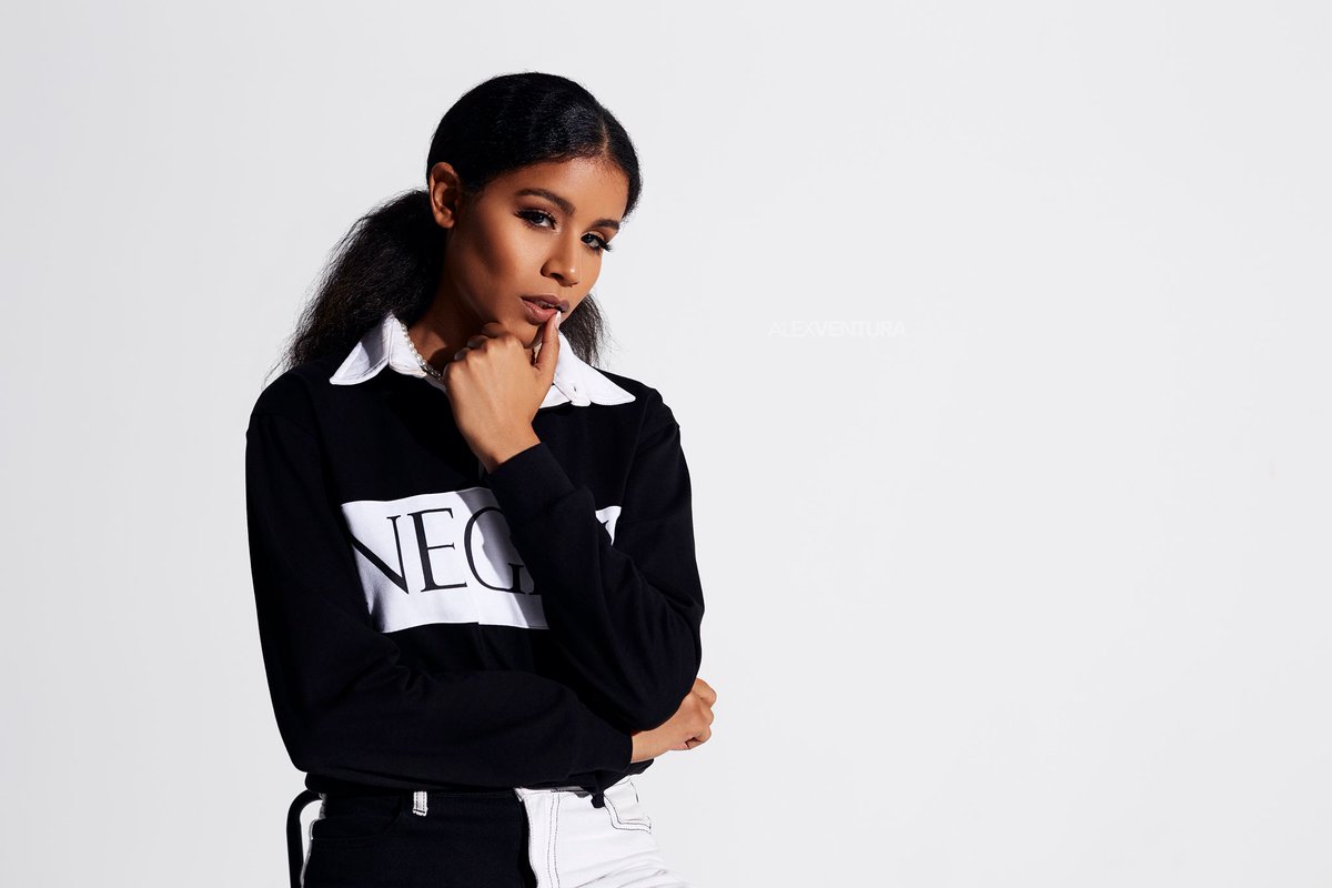 valexv84's tweet image. When you can't decide so your whole outfit is split. 

Published in Luxia July 2021
Model: Ciana Ibanez
Location: Altered Visions Studio
Edited with NBP Retouch Tools
#fashion #highfashion #nbpretouchtools #alteredvisionsstudio #portraitphotographer #studioportrait #canonportrait