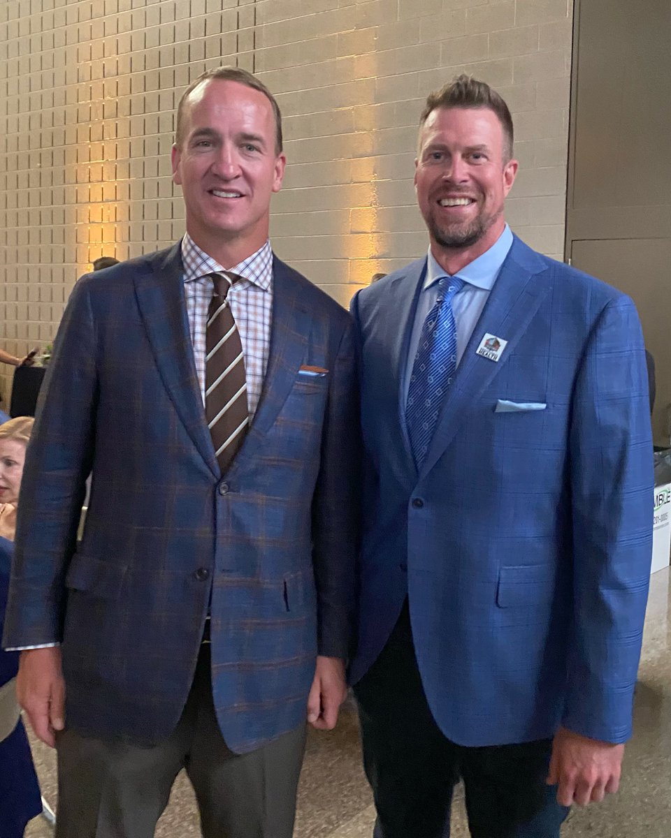 RyanDLeaf's tweet photo. We first met 24 years ago on a phone call and have been linked ever since. Tonight my pal receives his gold jacket and enters the @ProFootballHOF Very proud of Peyton and grateful for his friendship all these years!! #classof97 #hofdads https://t.co/P6dtfGZpRa