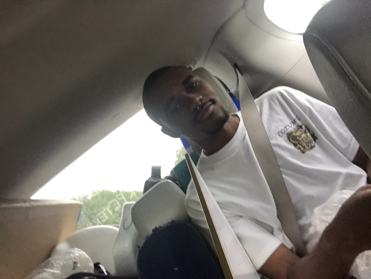 aal1yahpeterson's tweet photo. He just told me im his hero #hefolllwingmetoschool #hesaidimsupertoo #numbaonefan
#hegonnacomment #ignoreit https://t.co/SzSFuARkzp