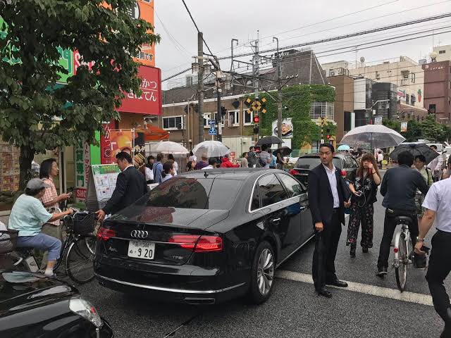 Chirashinoke على تويتر 大臣車というと公用車かつ運転手は技官っていうイメージだけど 麻生太郎は両方とも私設なのね 月額30万でリースしてるアウディ ナンバープレートは誕生日
