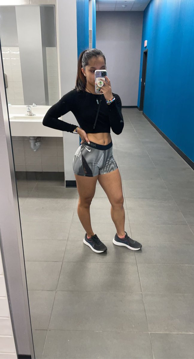 rachel_paj's tweet photo. My body confidence is always flip flopping but today I’m feeling good. And here are some other days I was feeling good https://t.co/tuIF5B1kC2