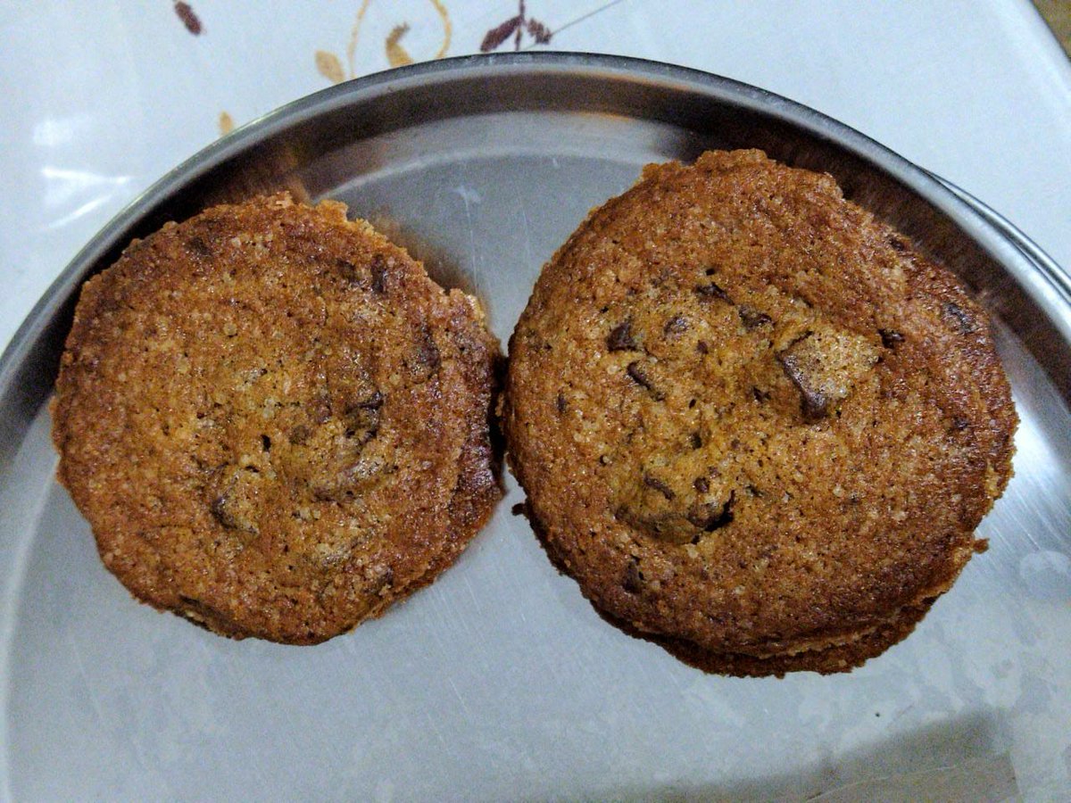 This is what the final attempt to rescue my brain out of its writing stagnation looks like.  🥲 #phdbakes #phdfails
